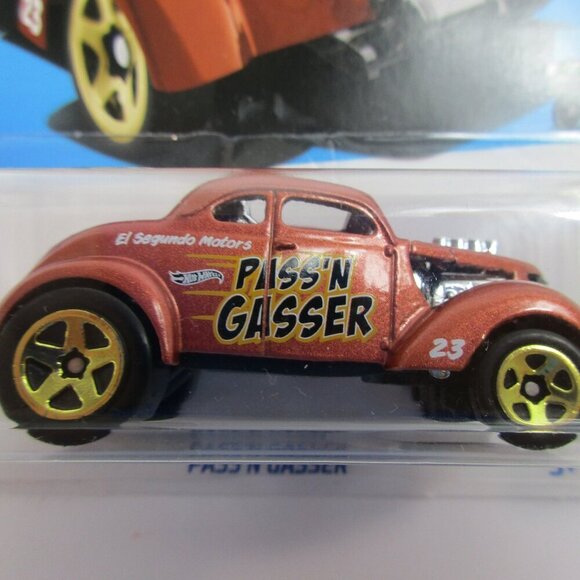 Mattel Hotwheels PASS'N GASSERS 1:64 Scale Diecast Small Toy Car Kids - Brown - Picture 4 of 5